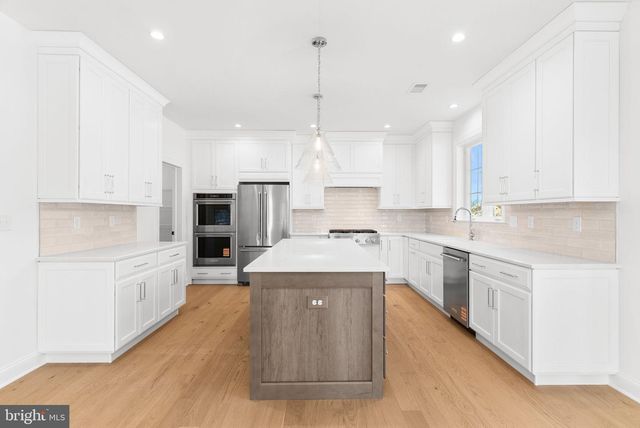 108 LEXINGTON MNR, Glenmoore, PA 19343