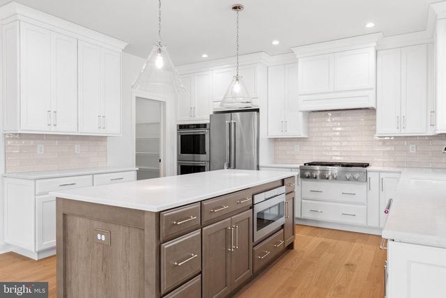 108 LEXINGTON MNR, Glenmoore, PA 19343