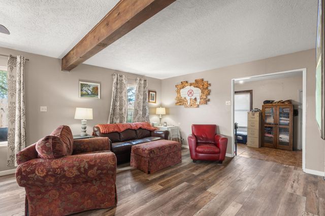 33 EQUESTRIAN Trail, Edgewood, NM 87015