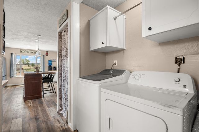 33 EQUESTRIAN Trail, Edgewood, NM 87015