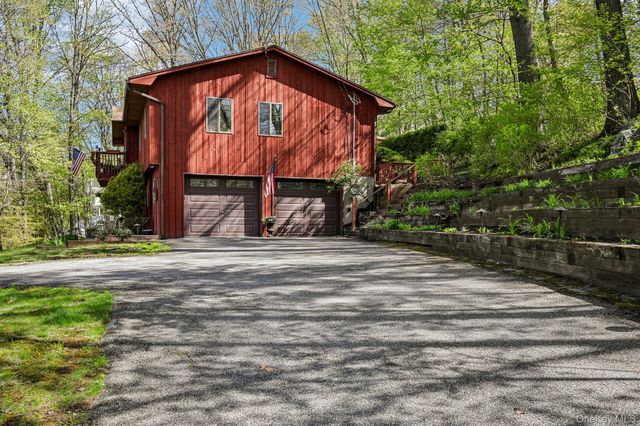 21 Stonehouse Road, Somers, NY 10589