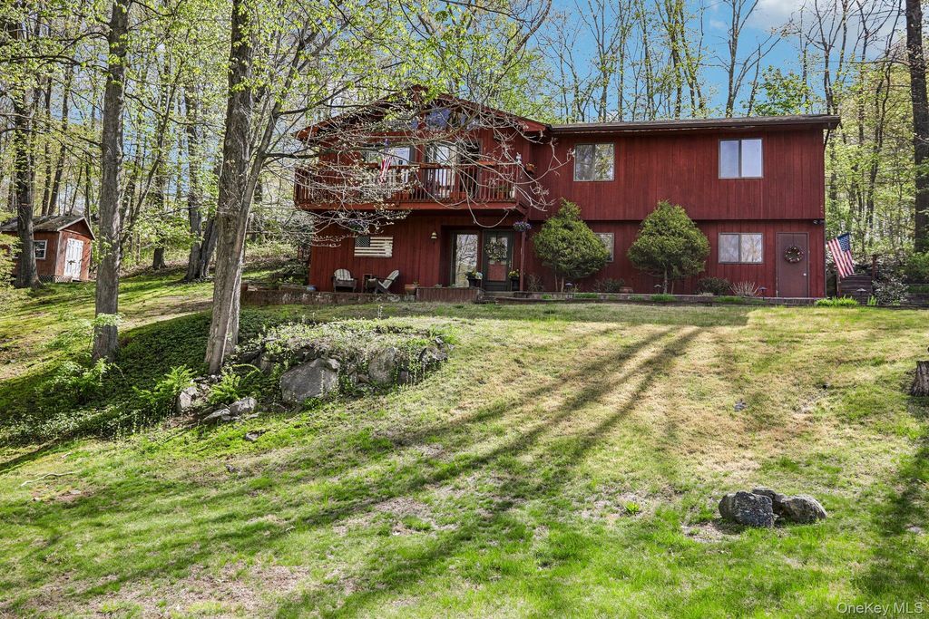 21 Stonehouse Road, Somers, NY 10589