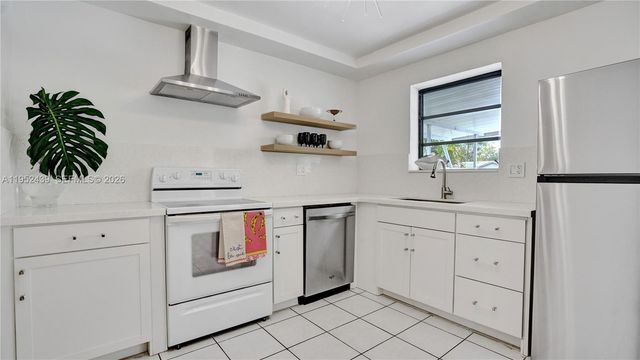 1105 N 31st Ct, Hollywood, FL 33021