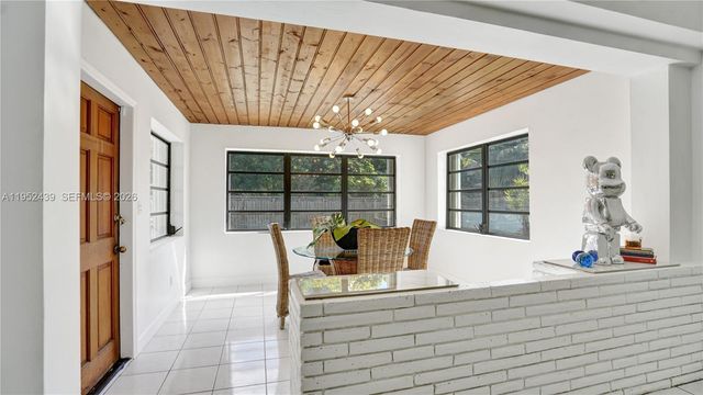 1105 N 31st Ct, Hollywood, FL 33021