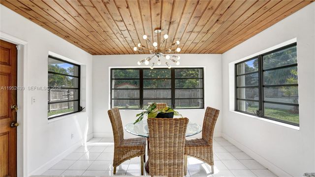 1105 N 31st Ct, Hollywood, FL 33021