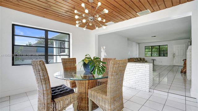 1105 N 31st Ct, Hollywood, FL 33021