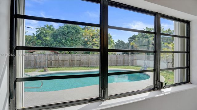 1105 N 31st Ct, Hollywood, FL 33021