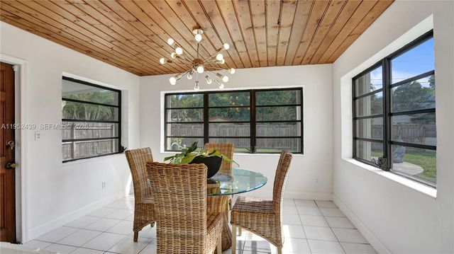 1105 N 31st Ct, Hollywood, FL 33021