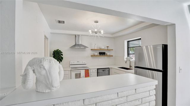 1105 N 31st Ct, Hollywood, FL 33021