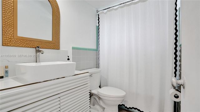 1105 N 31st Ct, Hollywood, FL 33021