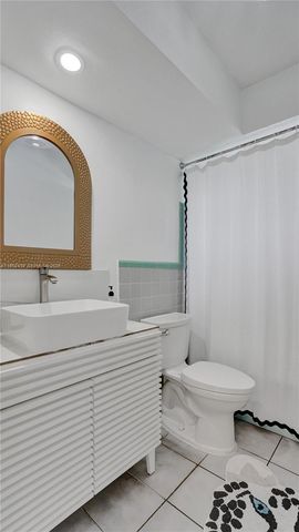 1105 N 31st Ct, Hollywood, FL 33021