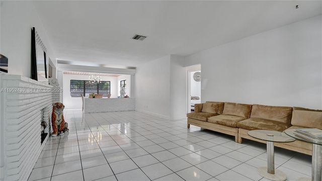 1105 N 31st Ct, Hollywood, FL 33021