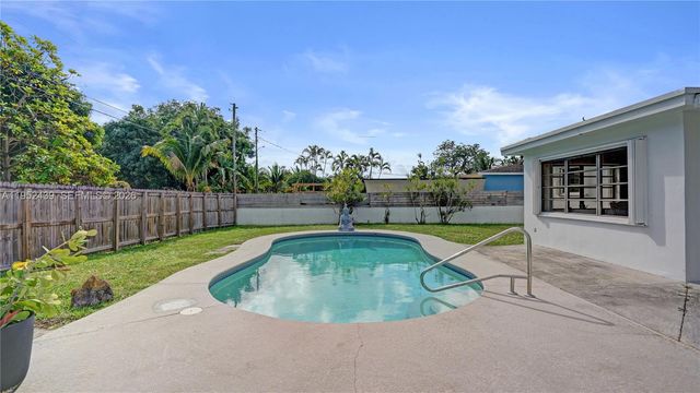1105 N 31st Ct, Hollywood, FL 33021