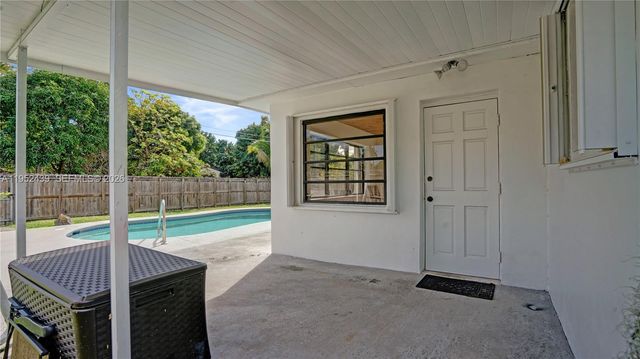 1105 N 31st Ct, Hollywood, FL 33021