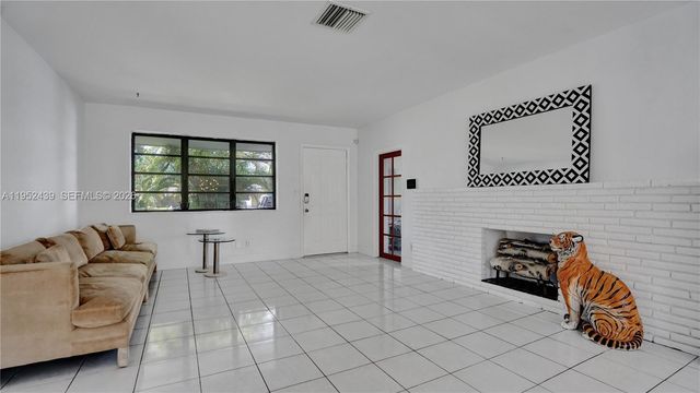 1105 N 31st Ct, Hollywood, FL 33021