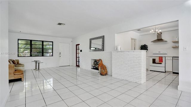 1105 N 31st Ct, Hollywood, FL 33021