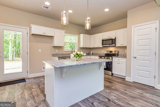 336 Barnetts Bridge Road, Jackson, GA 30233