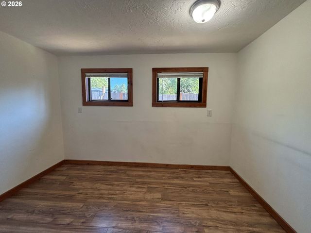 3817 E AMAZON Dr, Eugene, OR 97405