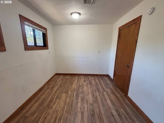 3817 E AMAZON Dr, Eugene, OR 97405