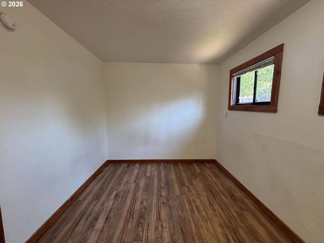 3817 E AMAZON Dr, Eugene, OR 97405