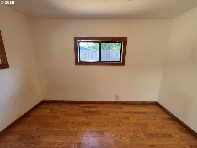 3817 E AMAZON Dr, Eugene, OR 97405