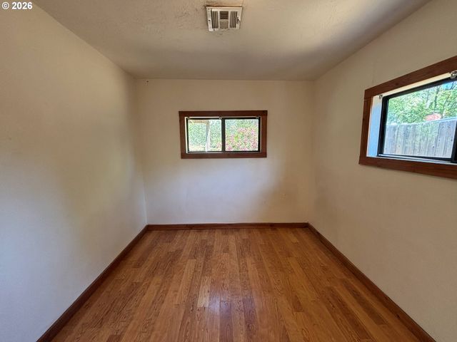 3817 E AMAZON Dr, Eugene, OR 97405