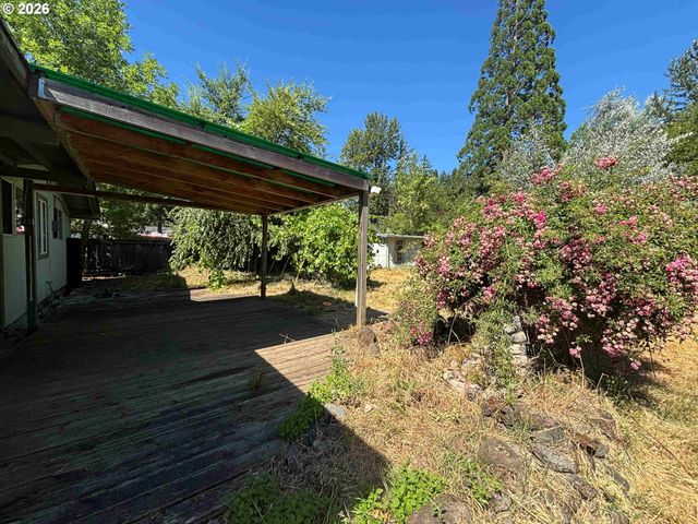 3817 E AMAZON Dr, Eugene, OR 97405