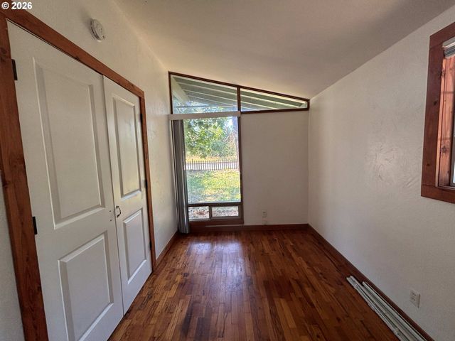 3817 E AMAZON Dr, Eugene, OR 97405