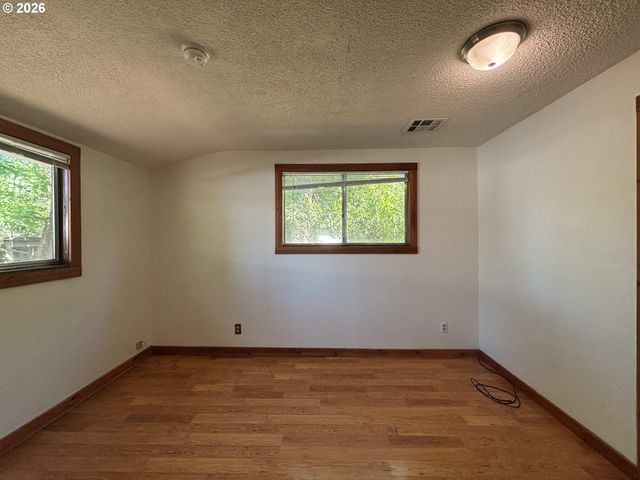 3817 E AMAZON Dr, Eugene, OR 97405