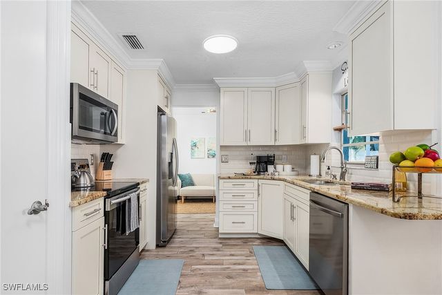 10230 Sandy Hollow LN, Bonita Springs, FL 34135