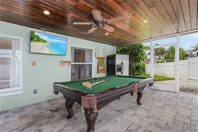 10230 Sandy Hollow LN, Bonita Springs, FL 34135