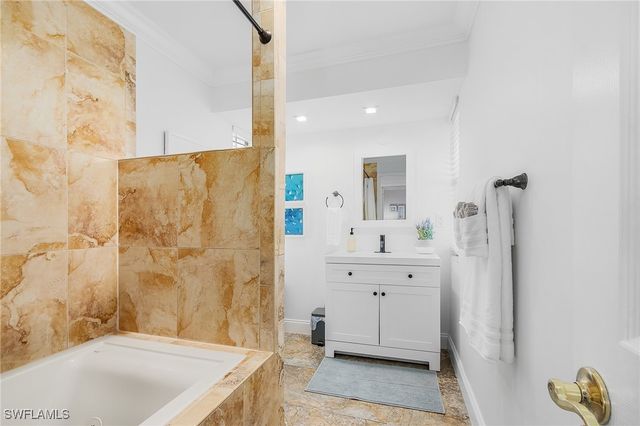 10230 Sandy Hollow LN, Bonita Springs, FL 34135