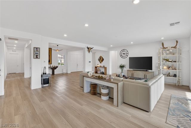 7967 Aravani Court, Las Vegas, NV 89131