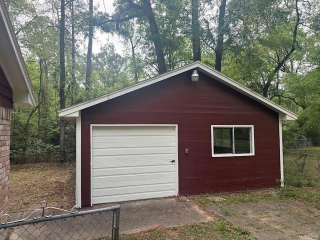 1821 Live Oak Drive, Conroe, TX 77301