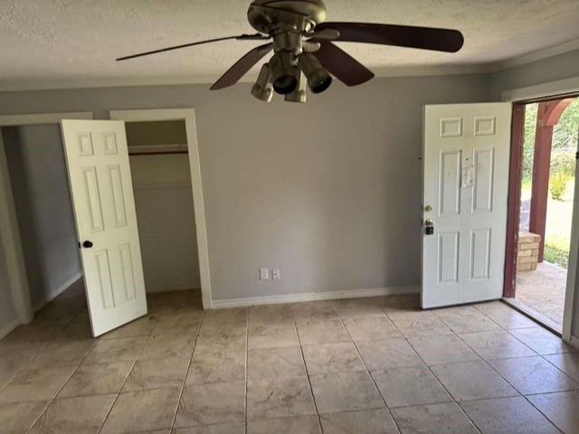 1821 Live Oak Drive, Conroe, TX 77301