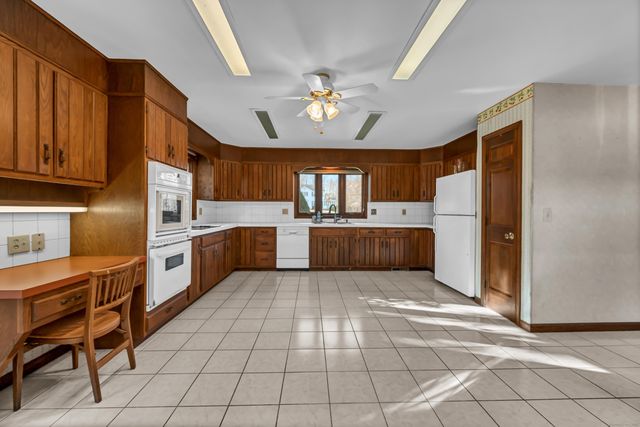 7 Carriage Lane, New Fairfield, CT 06812