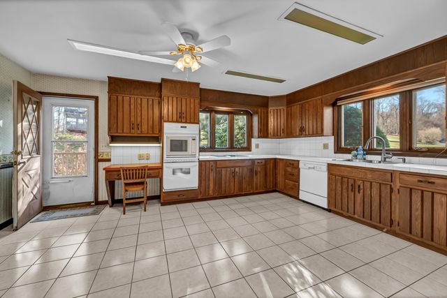 7 Carriage Lane, New Fairfield, CT 06812