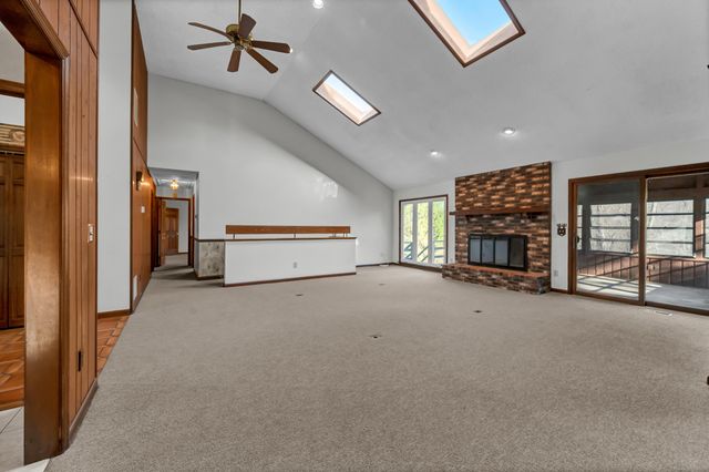 7 Carriage Lane, New Fairfield, CT 06812