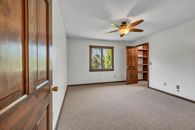 7 Carriage Lane, New Fairfield, CT 06812