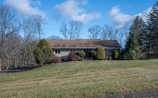 7 Carriage Lane, New Fairfield, CT 06812