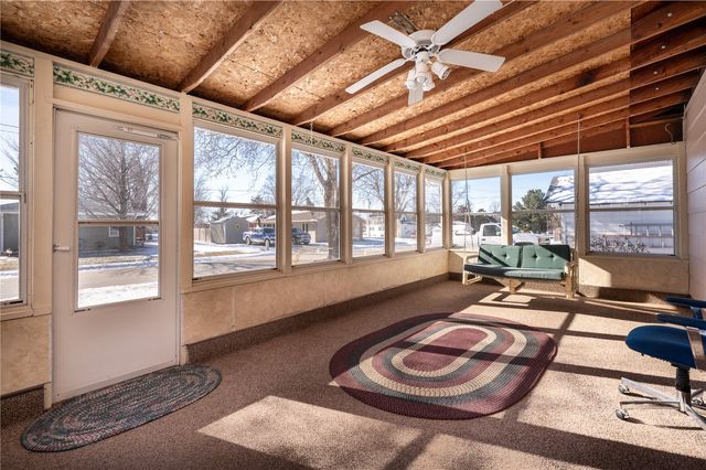 1402 E 3rd Street, Vinton, IA 52349