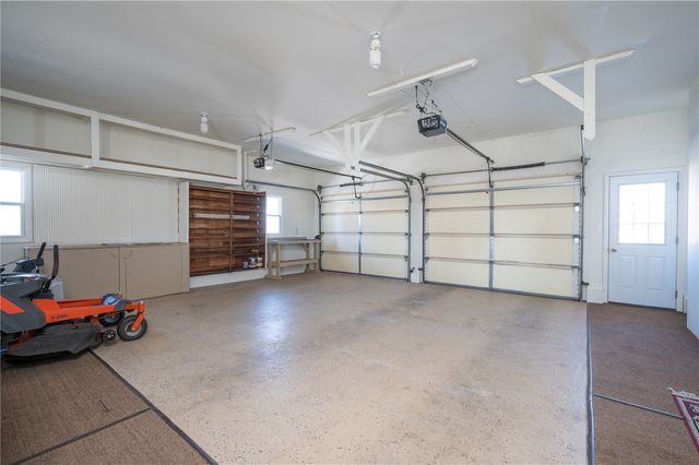 1402 E 3rd Street, Vinton, IA 52349