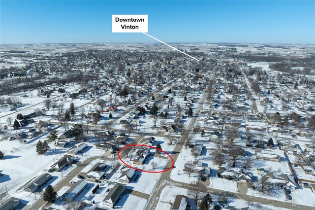 1402 E 3rd Street, Vinton, IA 52349
