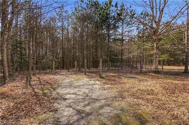 13290 Corinth RD, Ivor, VA 23866