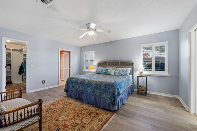 5100 SE Hanson Circle, Stuart, FL 34997