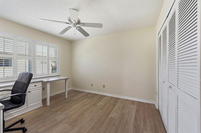 5100 SE Hanson Circle, Stuart, FL 34997