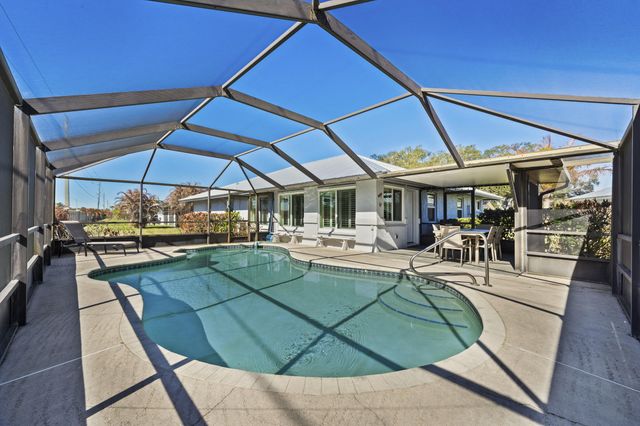 5100 SE Hanson Circle, Stuart, FL 34997