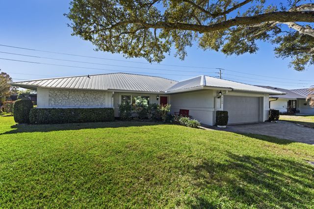 5100 SE Hanson Circle, Stuart, FL 34997