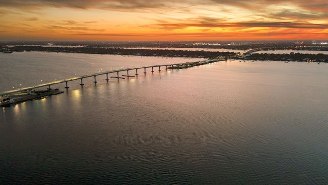 5100 SE Hanson Circle, Stuart, FL 34997