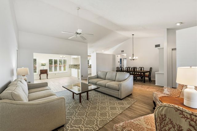 5100 SE Hanson Circle, Stuart, FL 34997